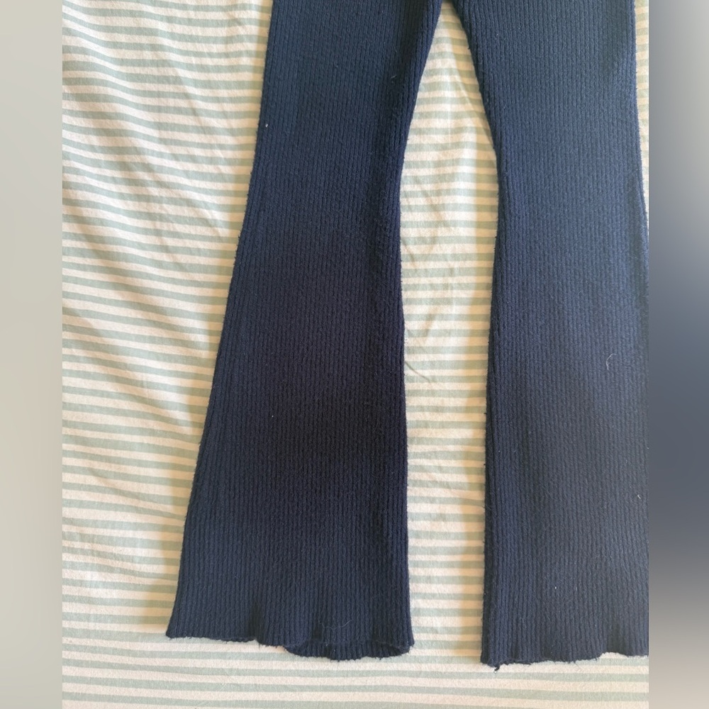 Zara Ribbed Flared Leggings - Picture 7 of 9